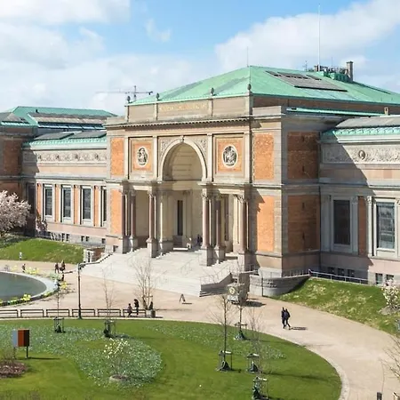 Bright Ground-floor 500m From Norrebro Station *