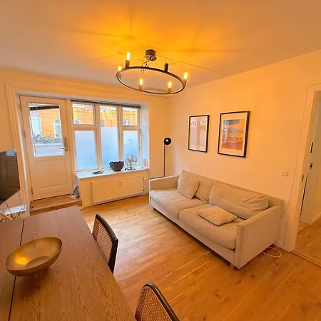 Bright Ground-floor 500m From Norrebro Station *